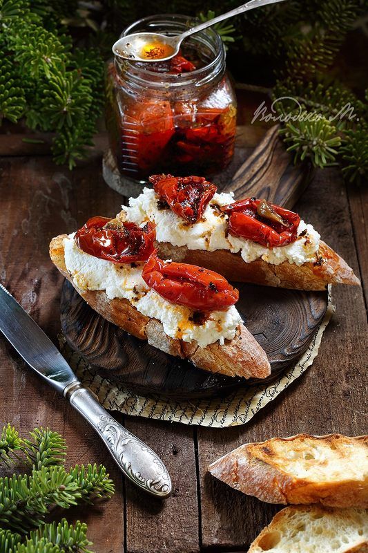 Брускетты с вялеными помидорами фото превью