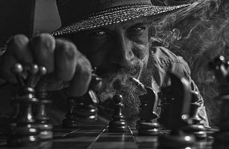 male portrait, black and white,gray shades, face,daylight, hat, details, мужчина, черно-белый, глаза, шляпа, контраст, мужской портрет, высокая текстура Hunter фото превью