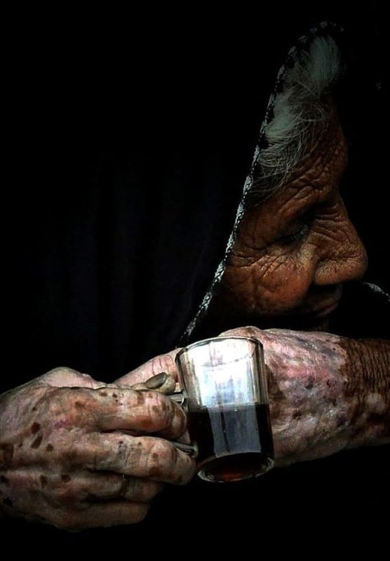 A bit of warmth...I feel cold фото превью