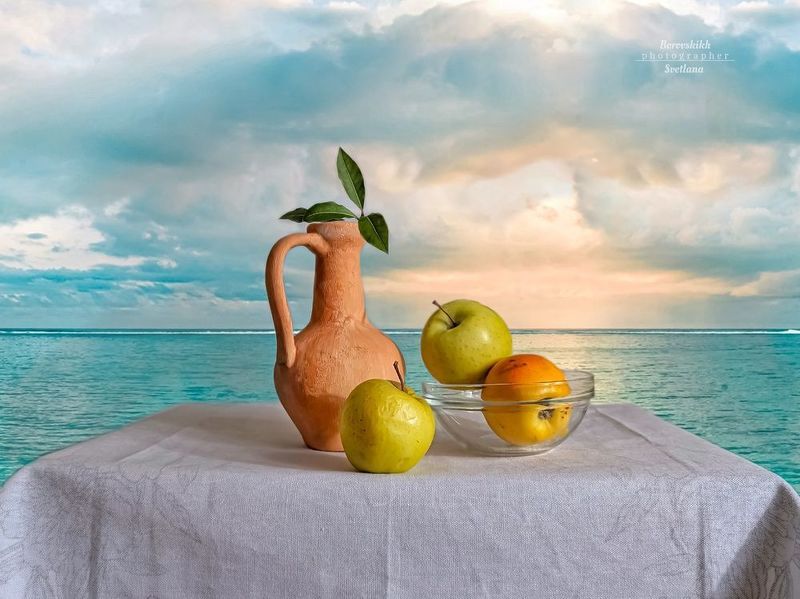 натюрморт, art_photo, море, в стиле дэвида лигаре, фрукты, кувшин, фото на телефон Натюрморт у моря фото превью