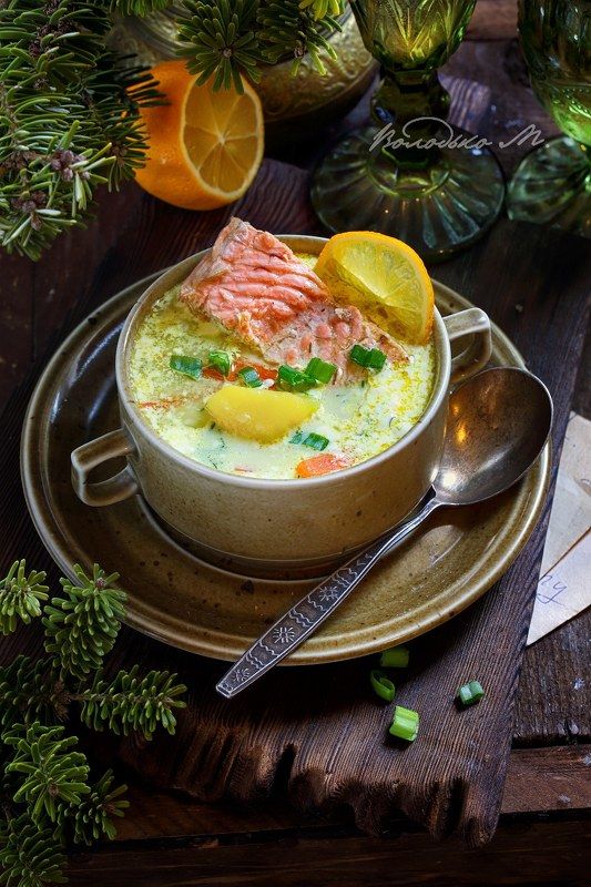 Суп из красной рыбы со сливками фото превью