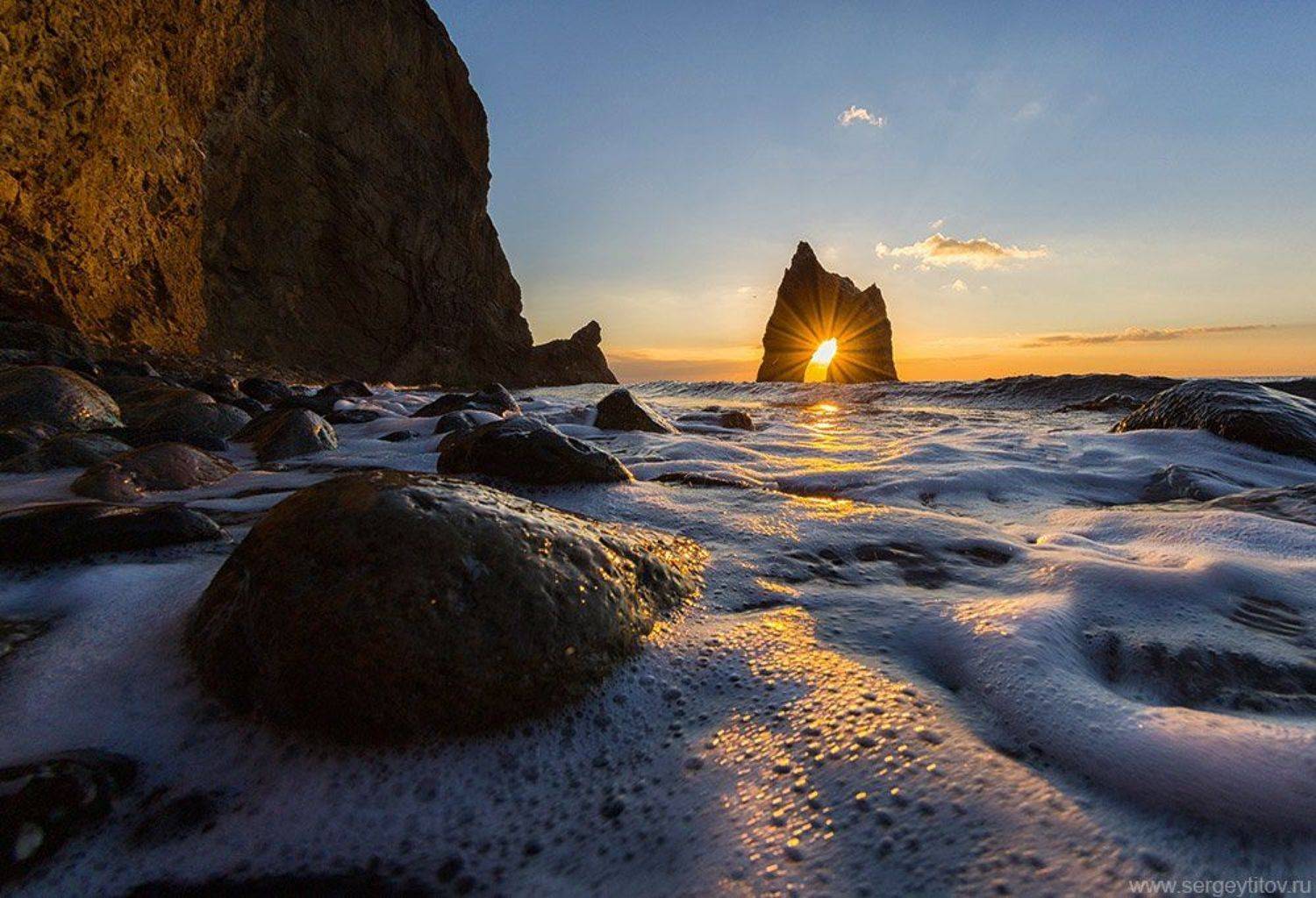 Волна, Золотые ворота, Камень, Карадаг, Крым, Море, Пена, Пляж, Скала, Солнце, Serge Titov