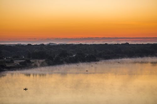 Рассвет. Туман. Рыбаки.