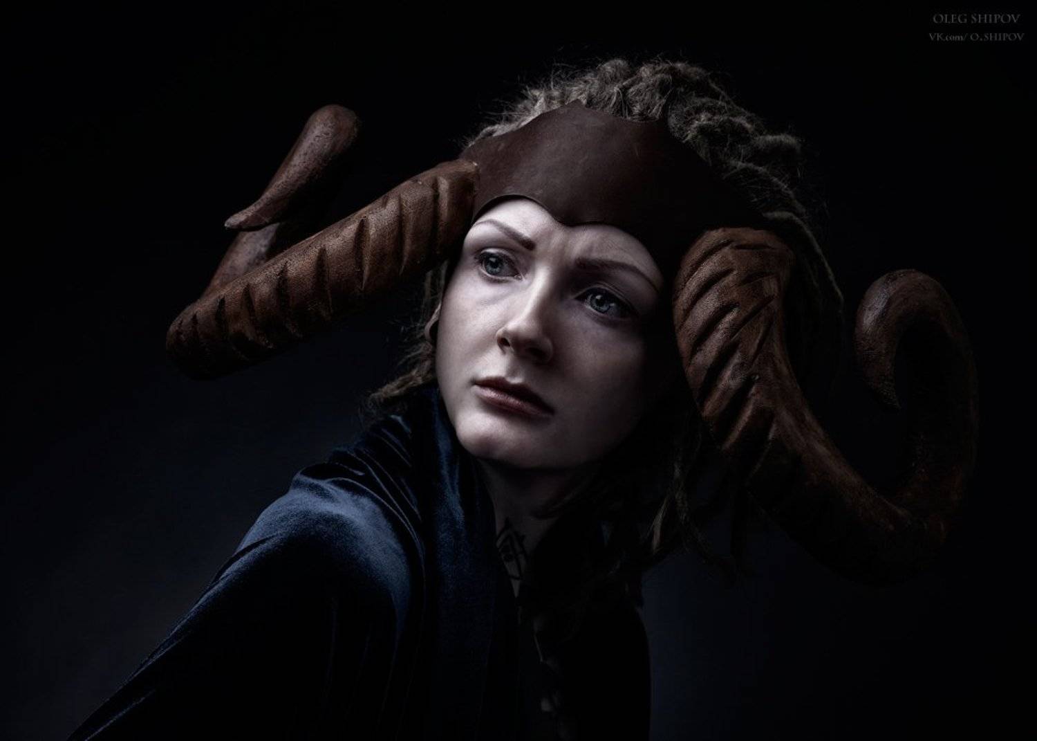 портрет, девушки, рога, фэнтези, Шипов Олег