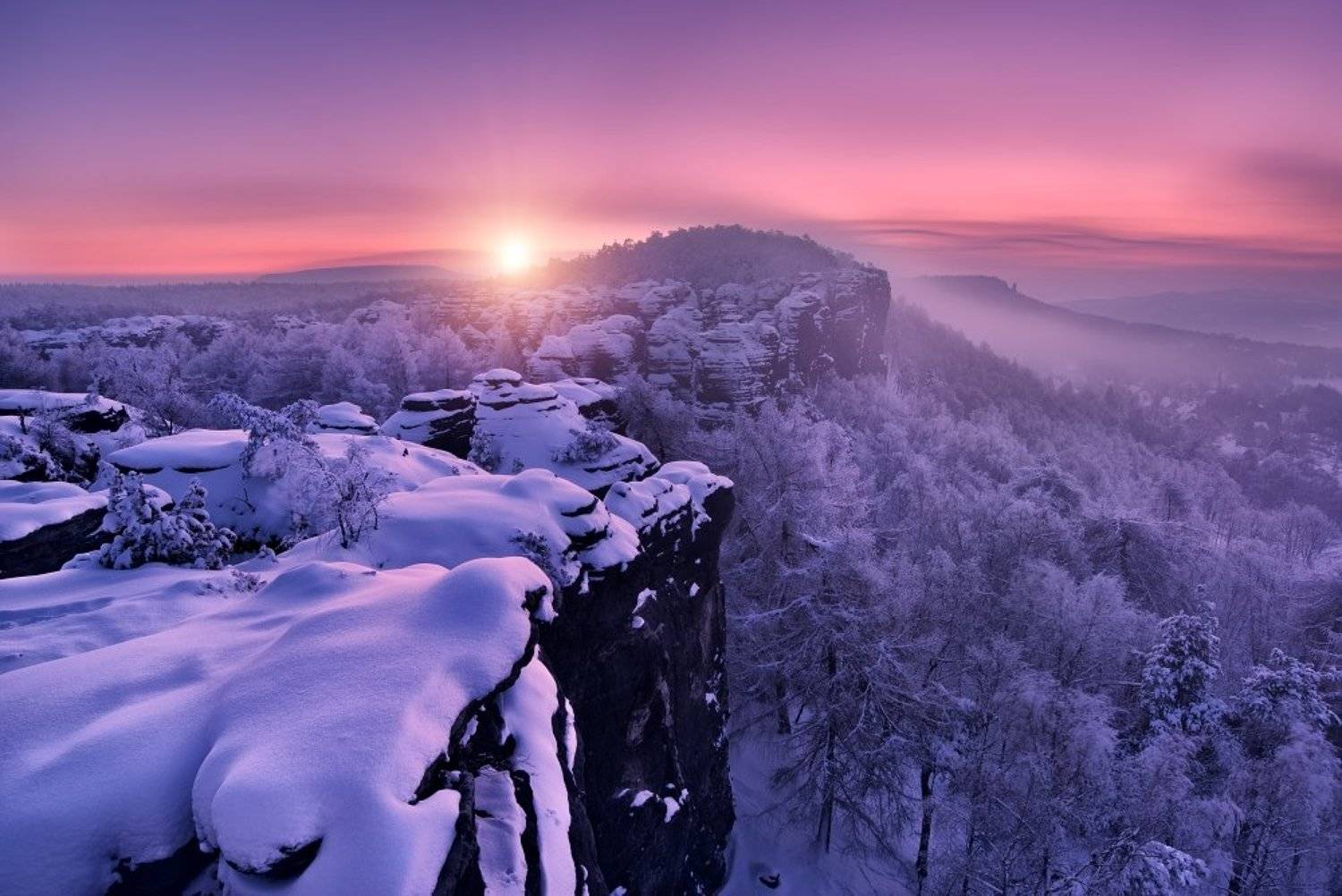 Czech republic, Ore mountains,  Elbe Sandstone,  Elbe Sandstone Mountains, travel, beautiful place, frost, frosty morning, snow, sun, sunrise, valley, tissa, fog, mist, trees, winter , Tomas Morkes