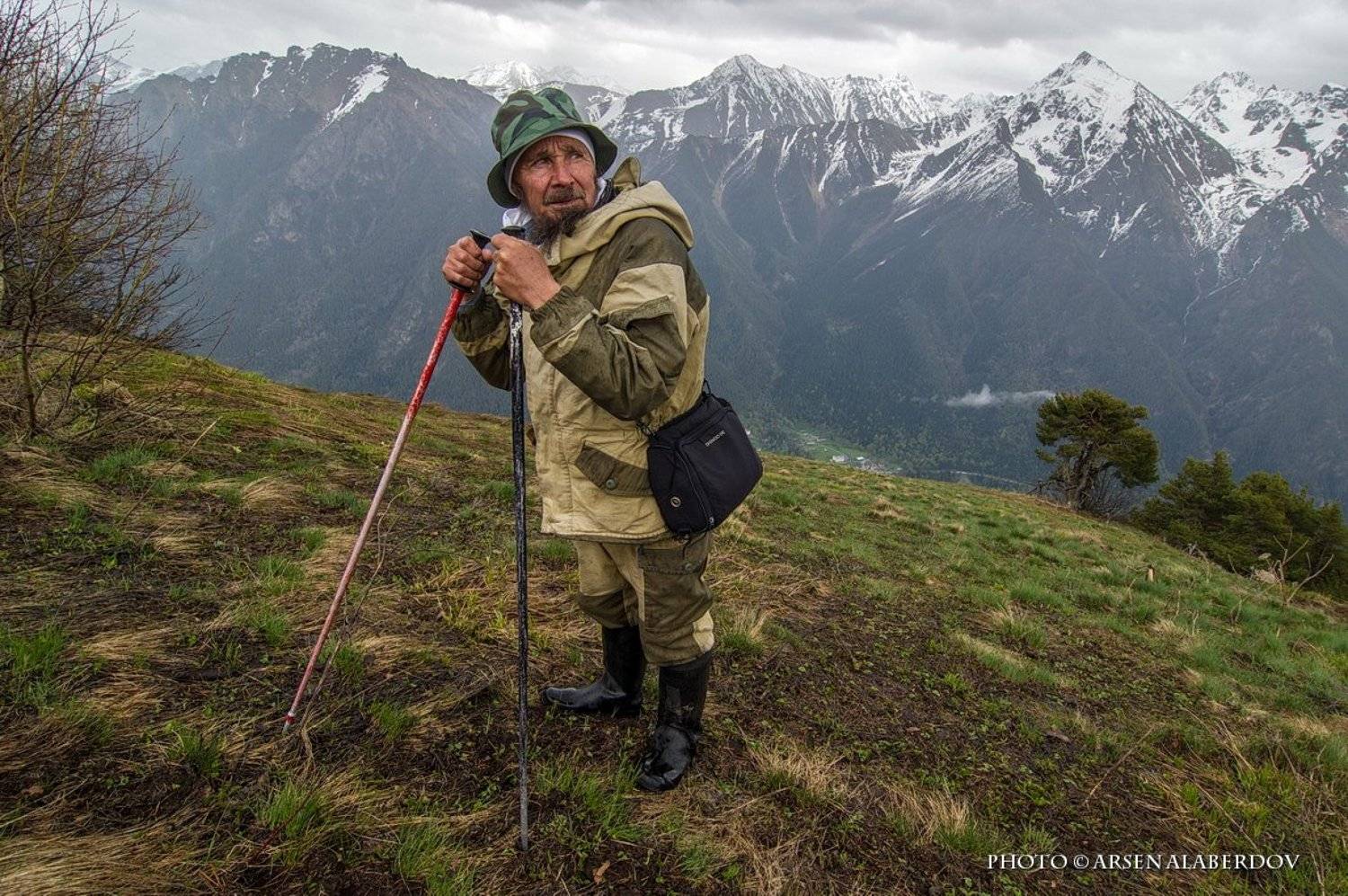 гид, горы, карачаево-черкесия, поход, проводник, северный кавказ, теберда, тебердинский заповедник, ущелье, экспедиция, Арсен Алабердов