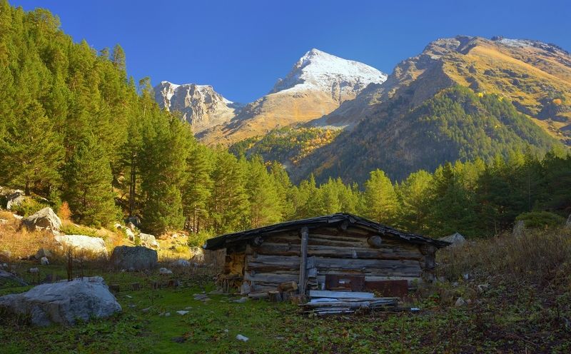 Хижина в горах фото превью