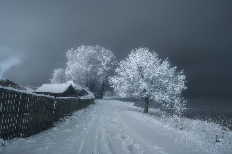 Белоснежный поздний вечер фото превью