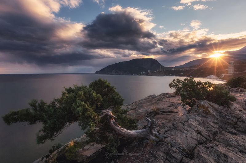 крым, пейзаж, закат, рассвет, утес, алушта Утес фото превью