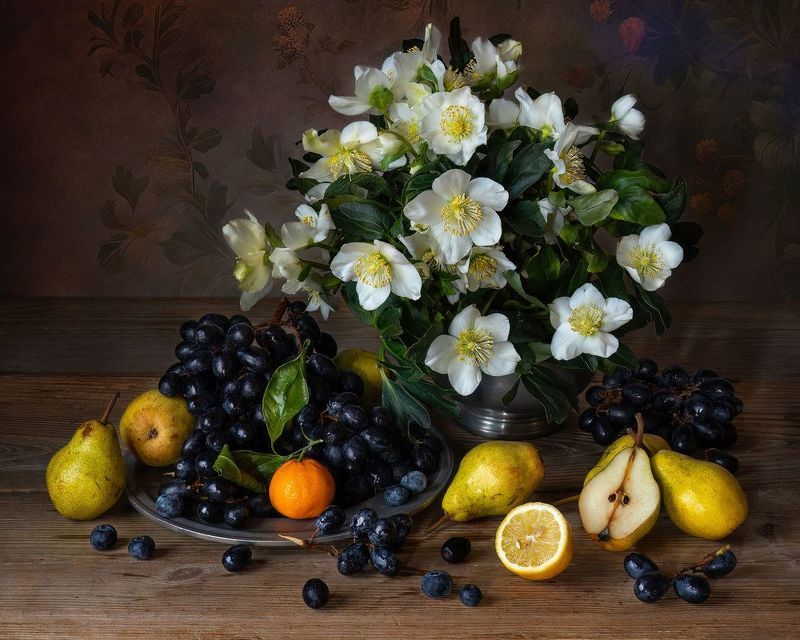 Winter Blooms and Fruit фото превью