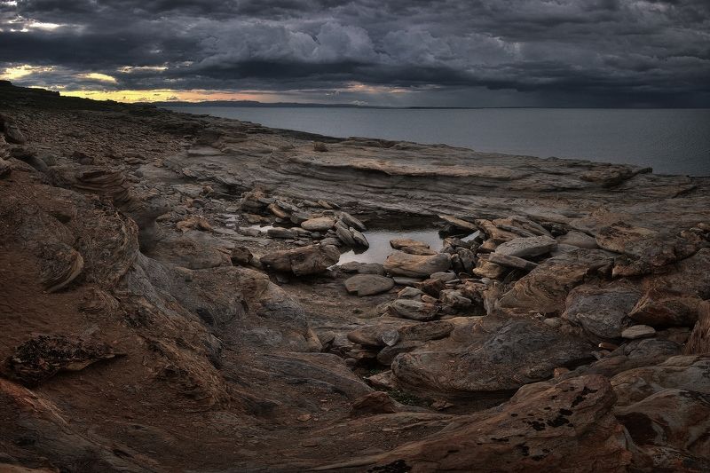 На Среднем фото превью