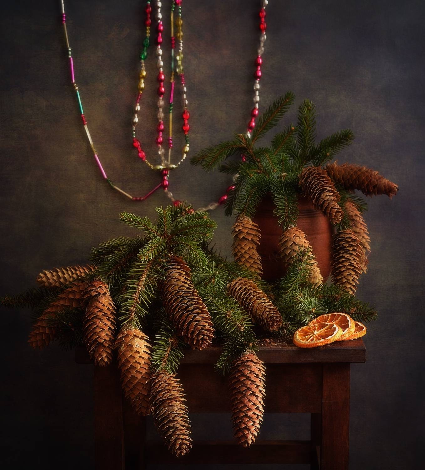 натюрморт,елка,шишки,бусы,праздник, Наталия К