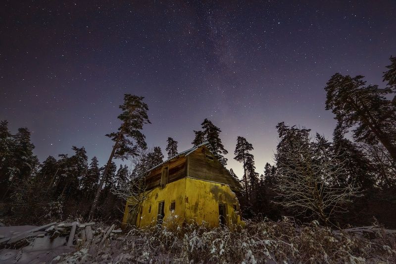 Заброшенный ночью фото превью