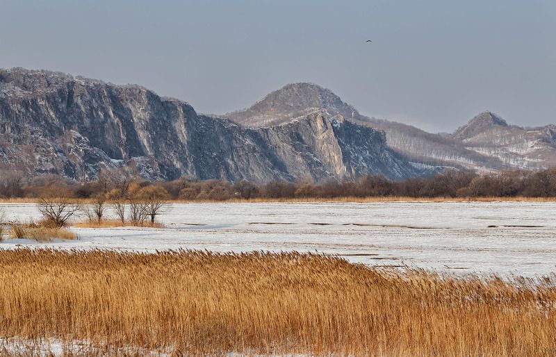 зима, приморье, скалы, поле скала Чандалаз фото превью