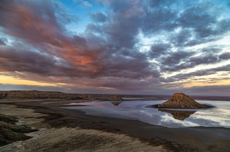 Айракты, Бозжира, Кокосем, Кокесем, Казахстан, Мангистау, Каньон, Тузбаир, отражение, Клыки, Корабль, Бокты, Лензбол, Арка, Закат, рассвет, день, пейзаж, долина шаров, яйца динозавров, Шергала, Тетис, Тирамису, Устюрт, Национальный парк, нацпарк, тучи, об Карынжарык фото превью
