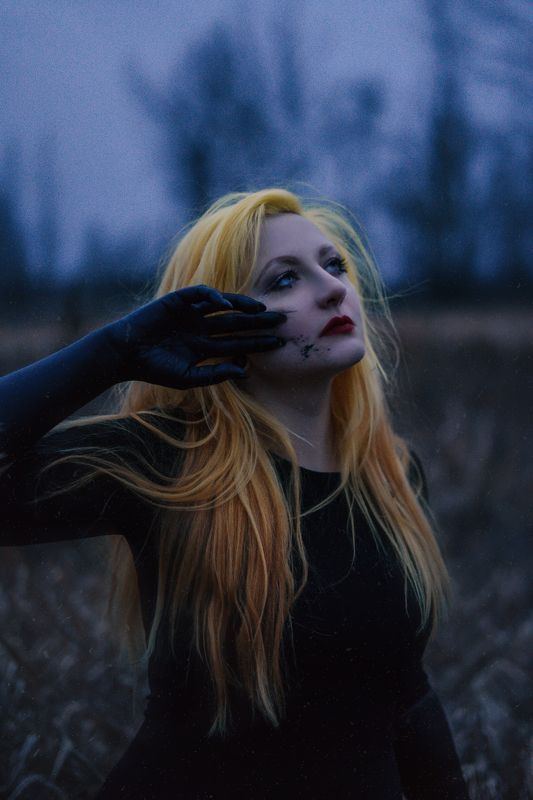 портрет, девушка, осень Черная осень фото превью