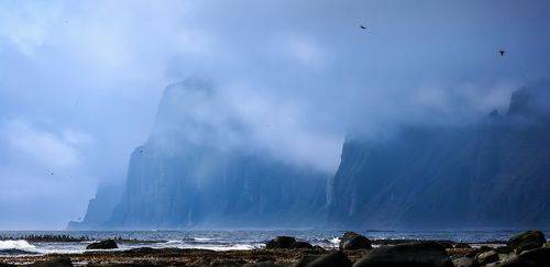 Там чудеса, там этот бродит