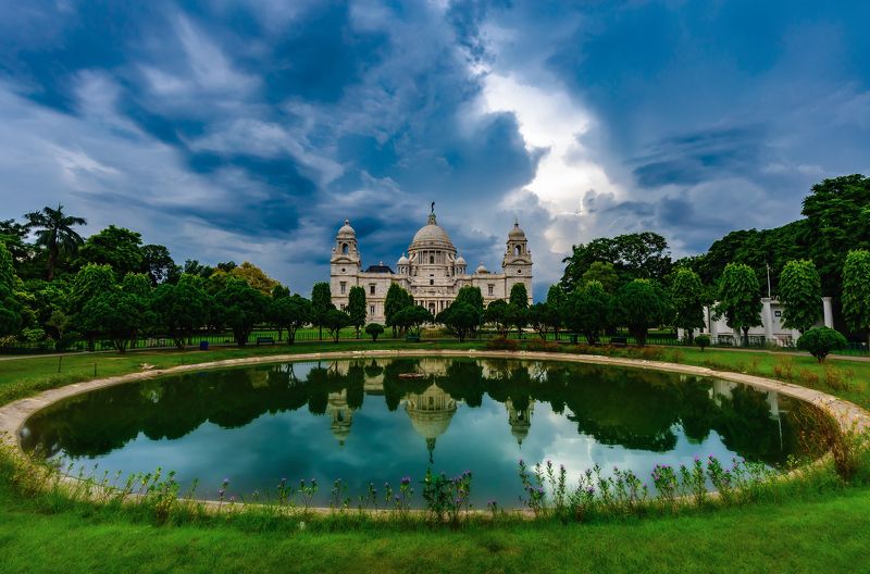 Architecture, Landscape Looking into the mirror фото превью