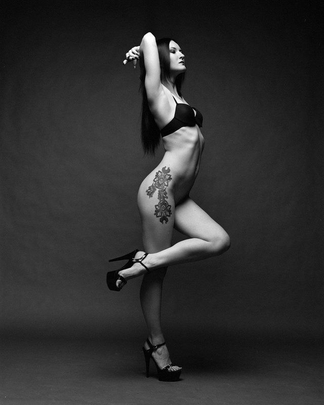 Wear Black Or Stay Naked фото превью