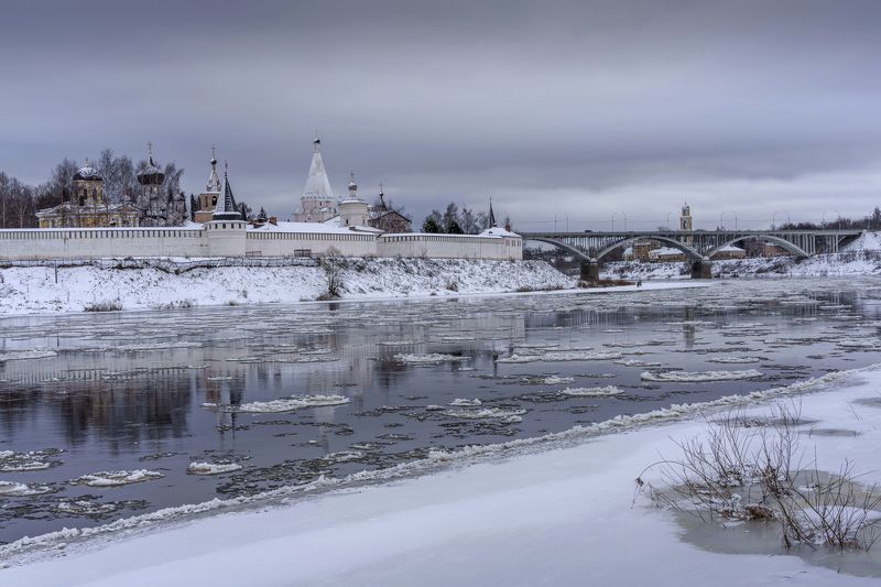 Старица фото превью