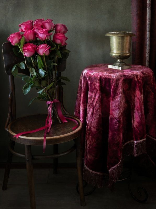 Букет алых роз. фото превью