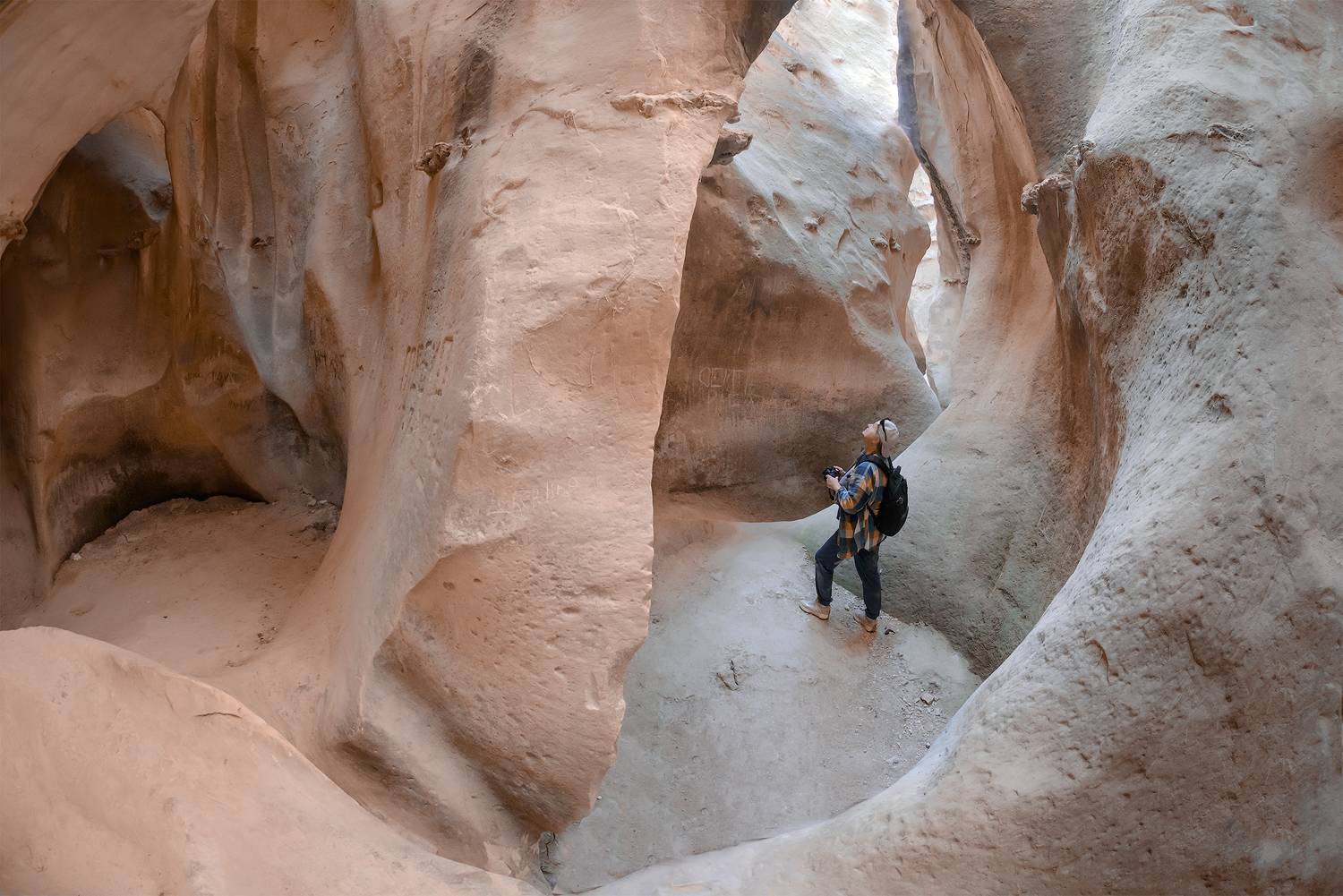 мангистау казахстан кызылкуп тирамису бозжира бозжыра айракты устюрт, Эдуард Кутыгин