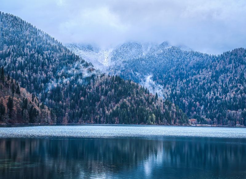 Озеро Рица, зима. фото превью