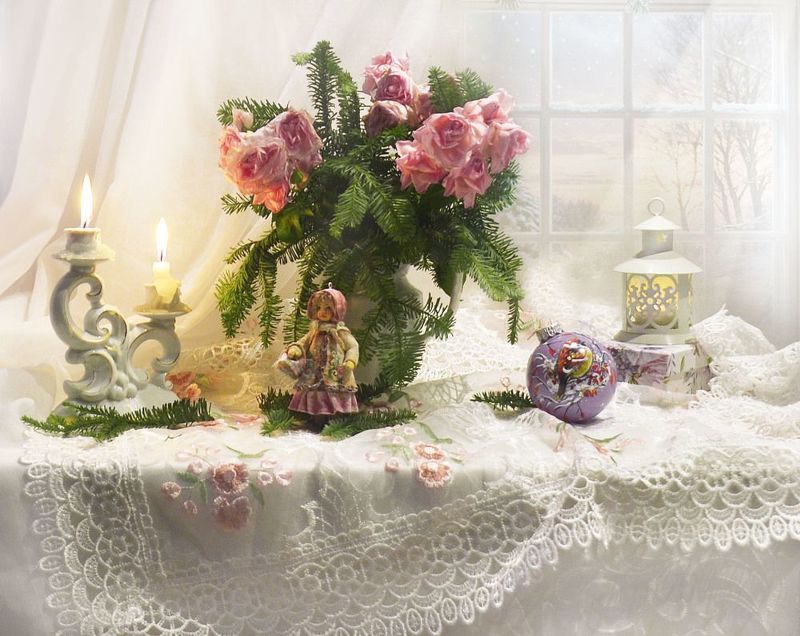 still life, натюрморт, фото натюрморт, зима, январь,  праздник, свечи, подсвечники, настроение, рождество,  ватная игрушка, ёлочные игрушки, розы, ветки ёлки Вот уж сказочное время... фото превью