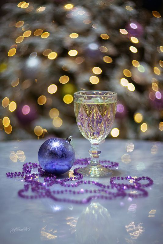 ёлочный шарик, боке, гирлянда, бокал, шампанское, новый год Новогоднее (часть 1) фото превью