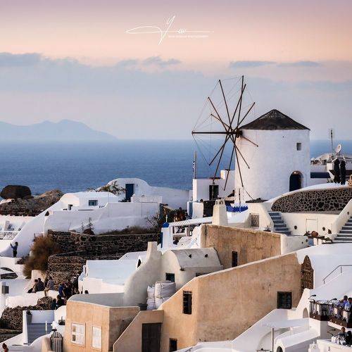 Magnificent sunset view from Oia, Santorini to the Caldera