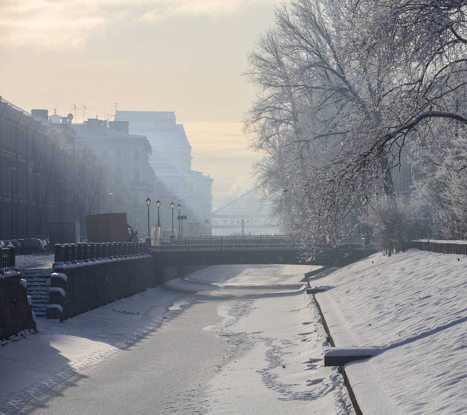 ,  александр михайлов