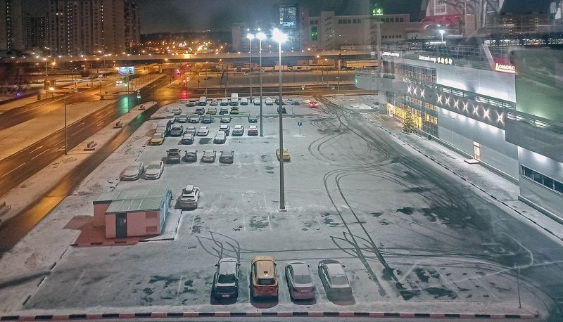 Утром на парковке фото превью