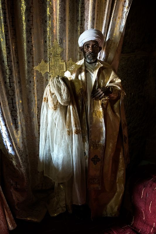 Священник. фото превью