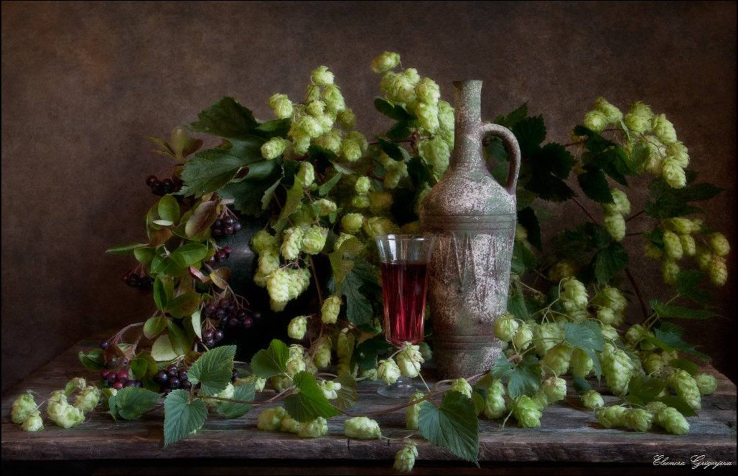 Август, Вино, Лето, Натюрморт, Хмель, Черноплодная рябина, Eleonora Grigorjeva