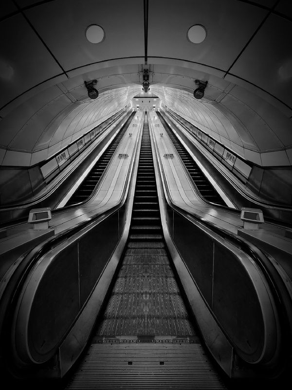 Underground фото превью