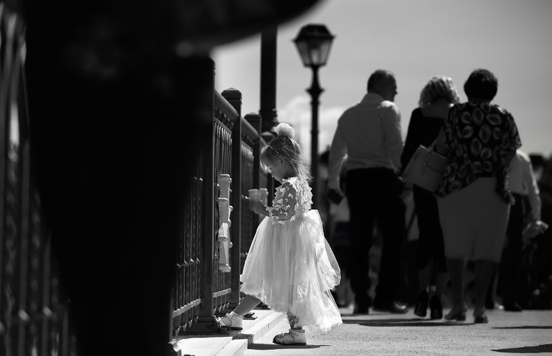 чб фото, стрит фото, уличный детский портрет, лето, дети, девочка, дети и город, москва Про лето. Дети и Город фото превью