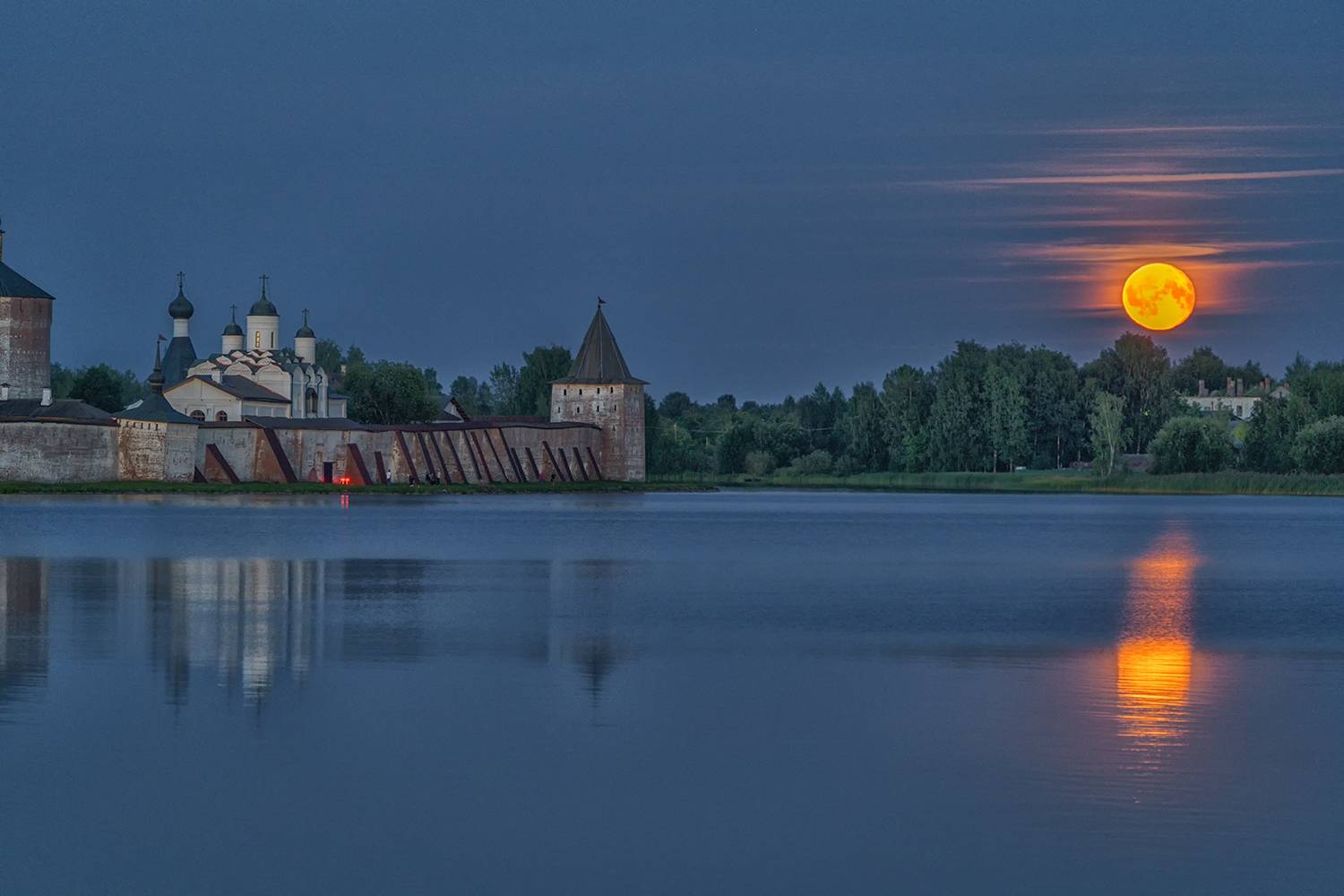 Вологда, Кириллов, монастырь, луна, вечер, лето, пейзаж, архитектура, Лариса Дука