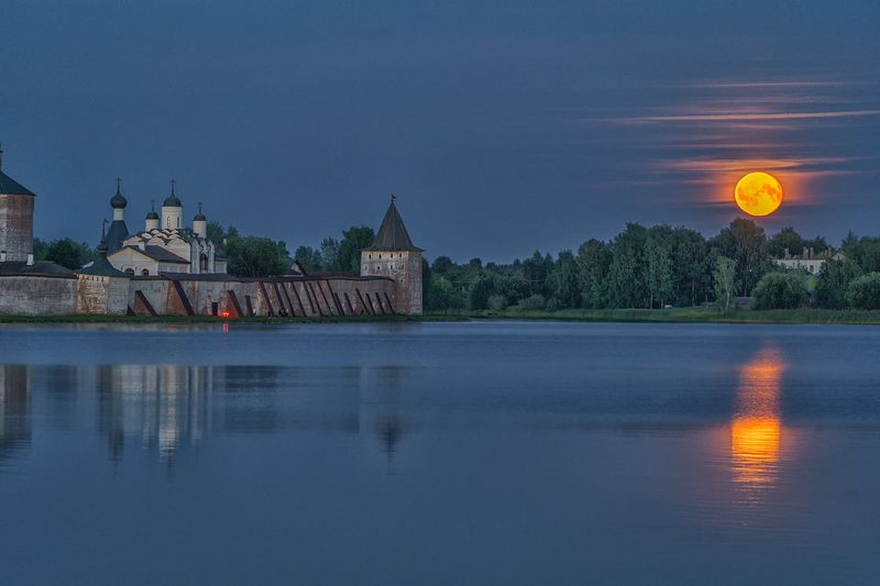 Луна восходит фото превью