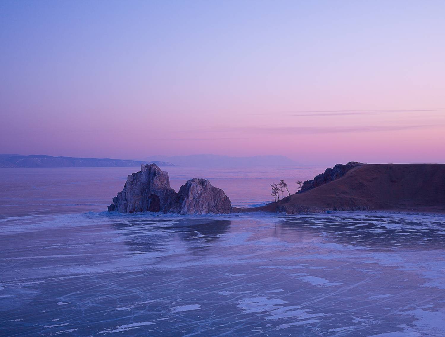 байкал, ольхон, мыс бурхан, скала шаманка, зима., Сергей Захаров.