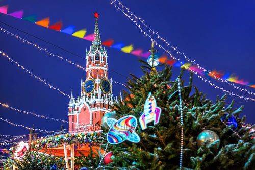 Новый год и Спасская башня в Кремле