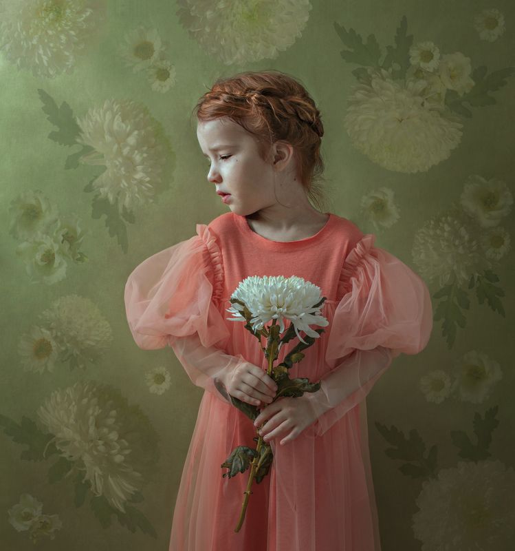 The girl фото превью