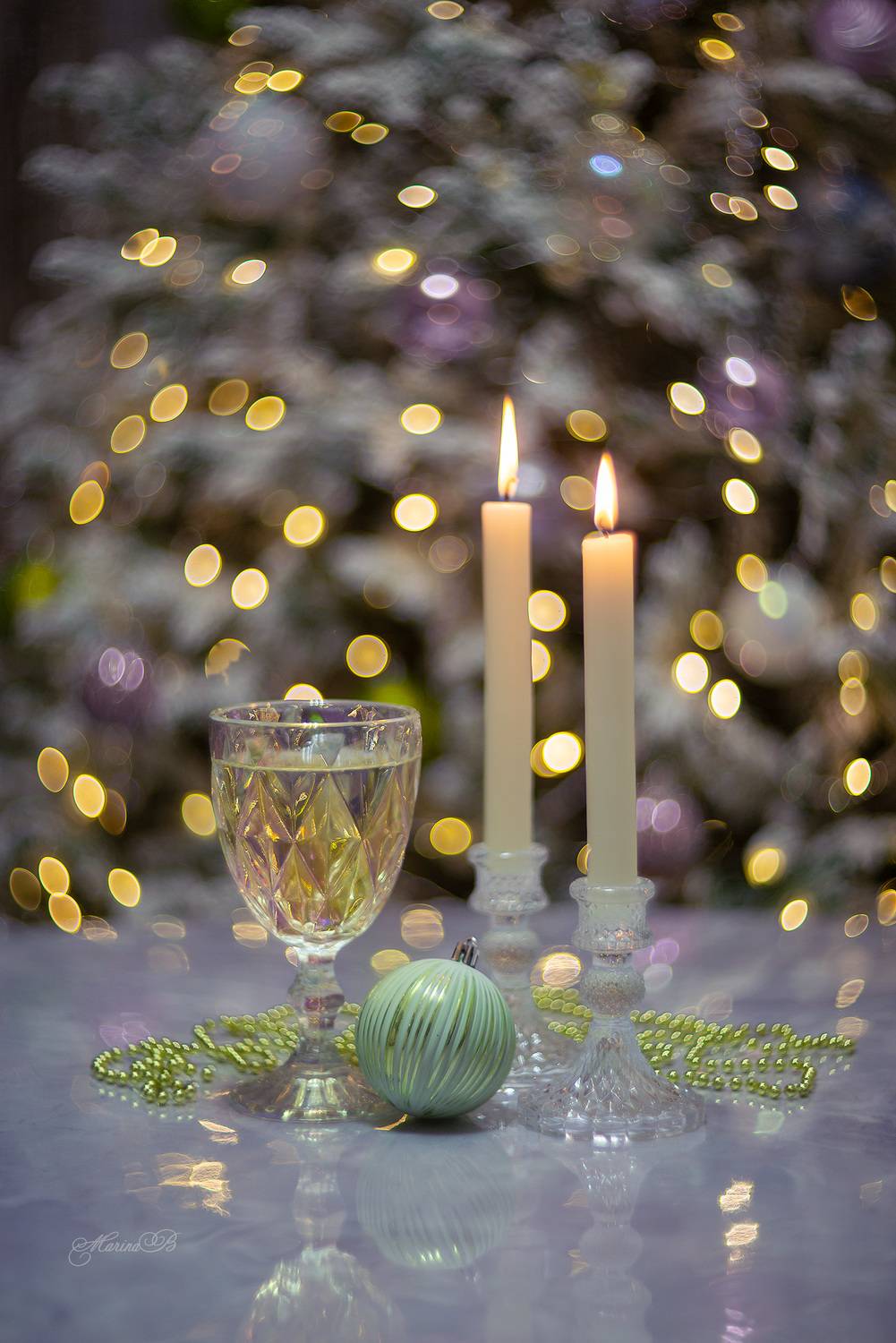 ёлочный шарик, свечи, боке, гирлянда, бокал шампанского, новый год, Baccardi Marina