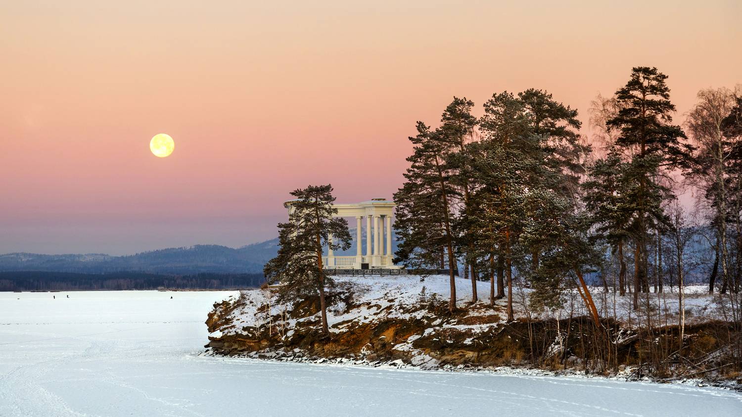 , Ушаков Валерий