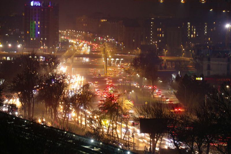 город вечером  фото превью