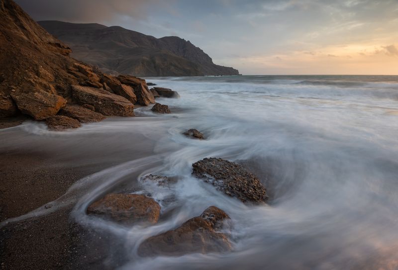 Шторм у мыса Меганом фото превью
