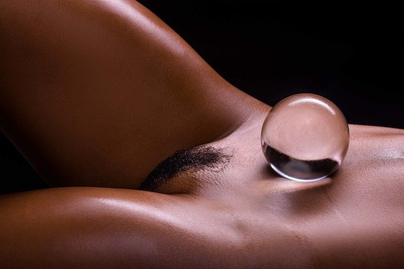 #izukyphotography #cuba #havana #artisticnude #nudeart #fineartnude #nudephotography #nudemodel #bodyart #sensualart #nudeportrait #blackandwhitenude #artisticphotography #humanformart #nudeartphotography #bodypositiveart #fineartphotography #minimalnudea  фото превью