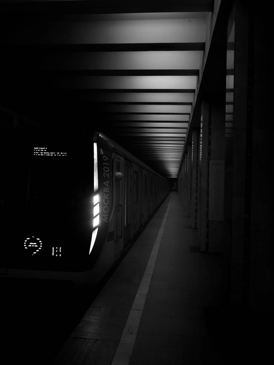 поезд, метро, тьма, геометрия, Зорин Миша