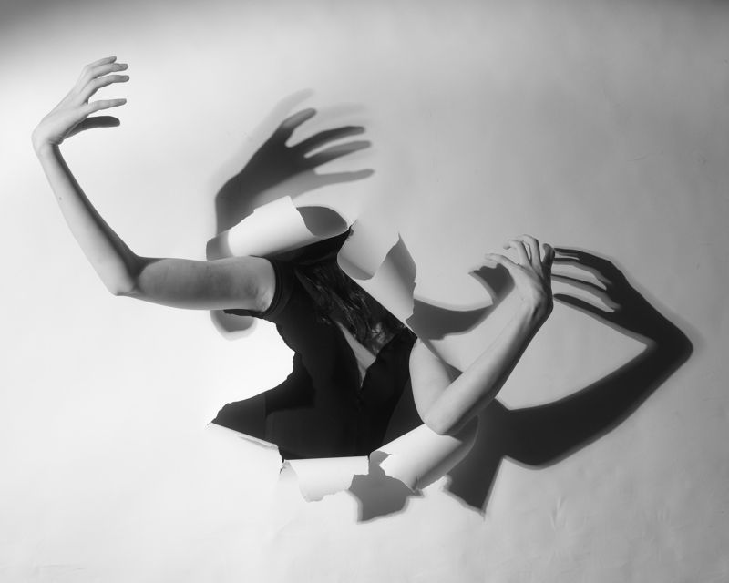 Импровизация с порванным фоном фото превью