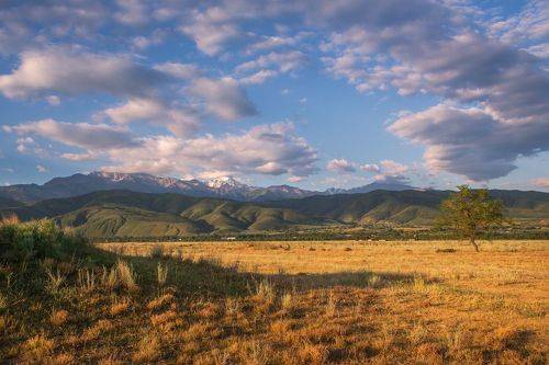 Предгорья г. Иссык.