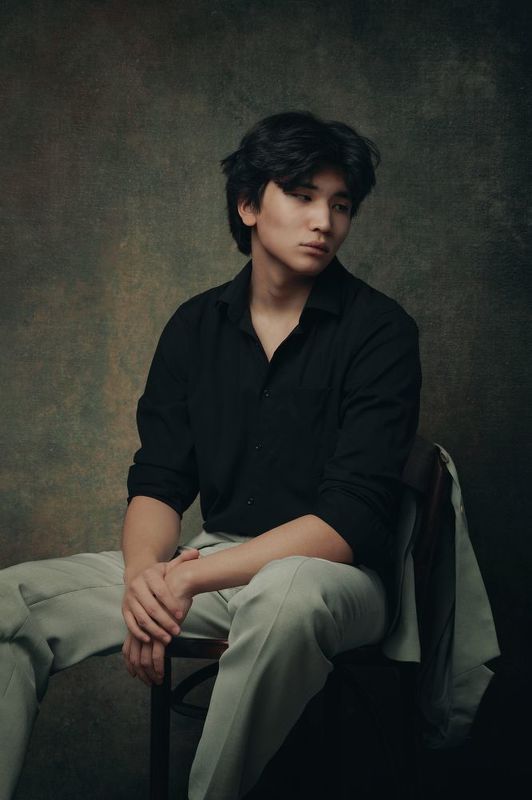 Адил фото превью